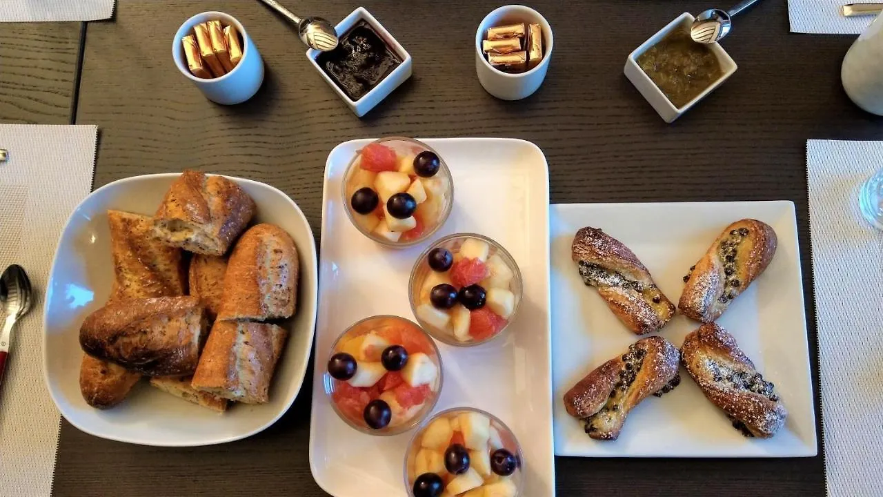 Domaine De L'Olifant Bed and Breakfast Champanges 3*,